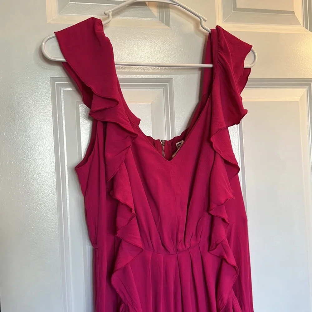 đź’•BEAUTIFUL Pink flowy Dress by HYPE size large - Picture 3 of 16